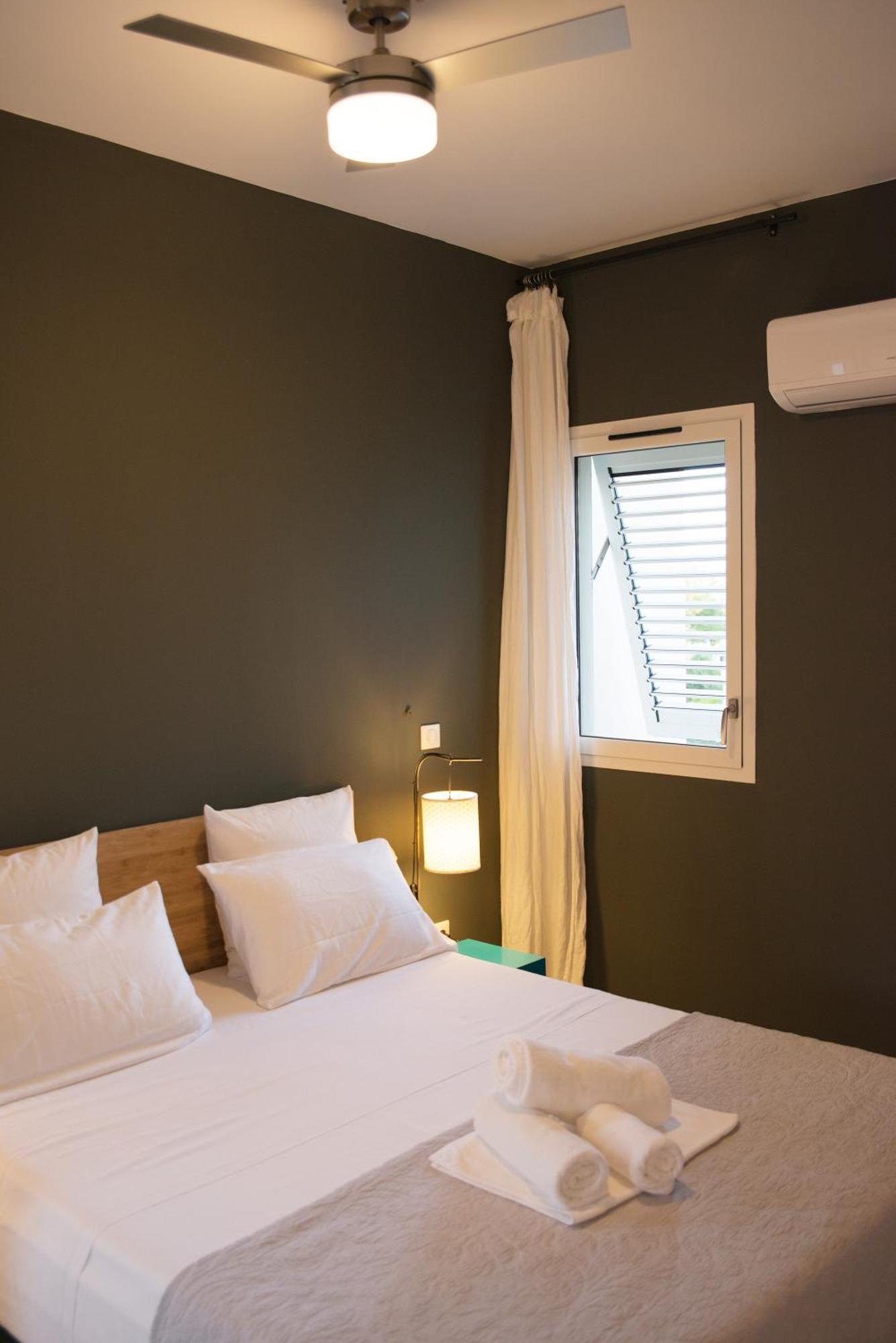 Escale Tropicale, Appart Vue Mer A 2 Min Du Lagon Apartment Saint-Gilles-les-Bains Exterior photo